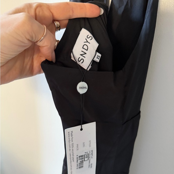 SNDYS Evelyn Midi Dress in Black - Picture 5 of 6